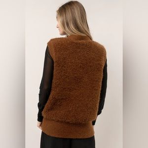 VERO MODA Loopi Fuzzy Sweater Vest NWT
